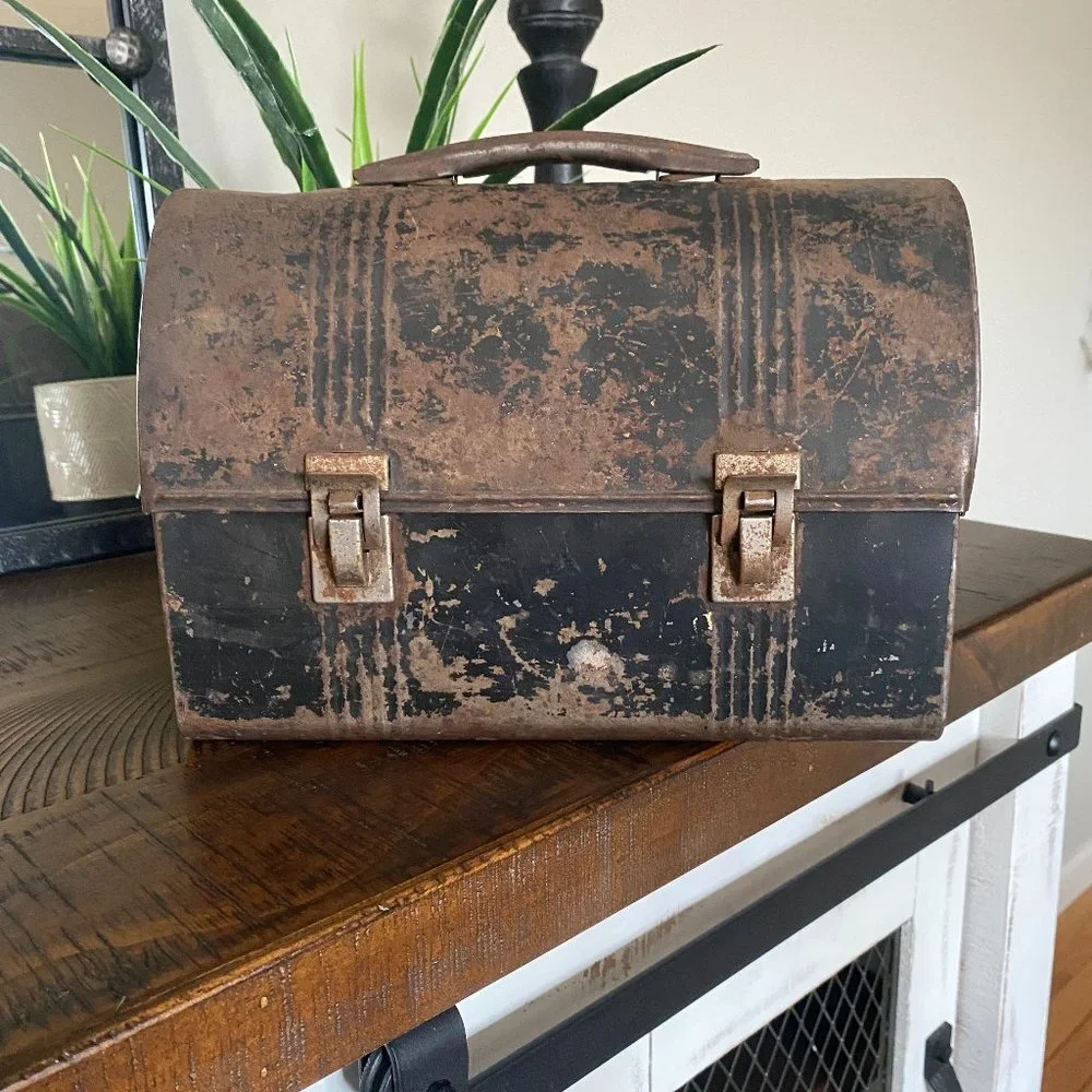 Vintage Thermos black metal dome lunchbox distressed rusty look collectible - Picture 1 of 10